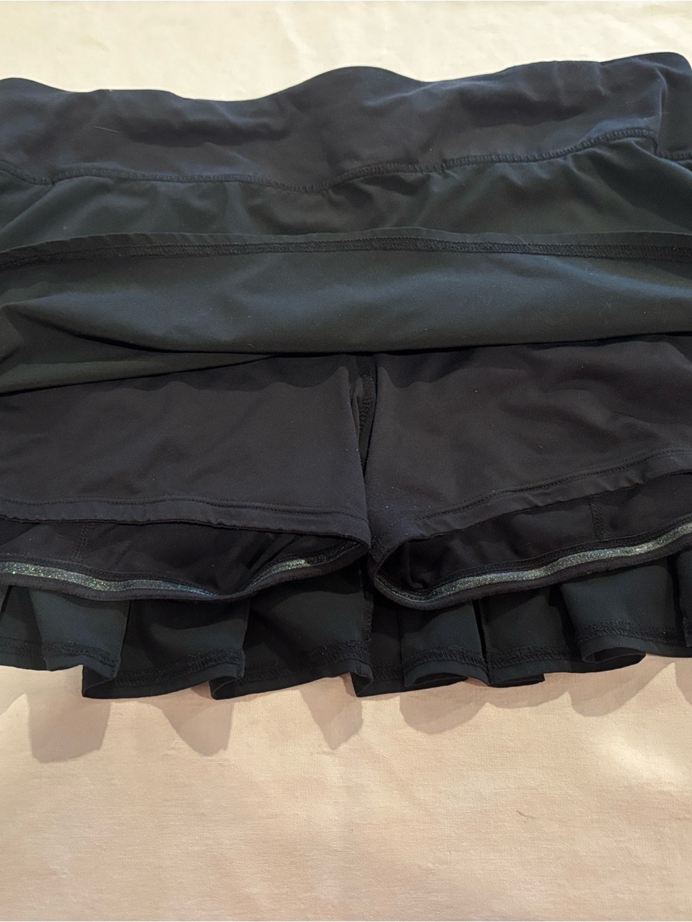Lululemon Run Black Pace Setter Skirt with Tiered Ruffle Back Size 8 - Picture 5 of 6
